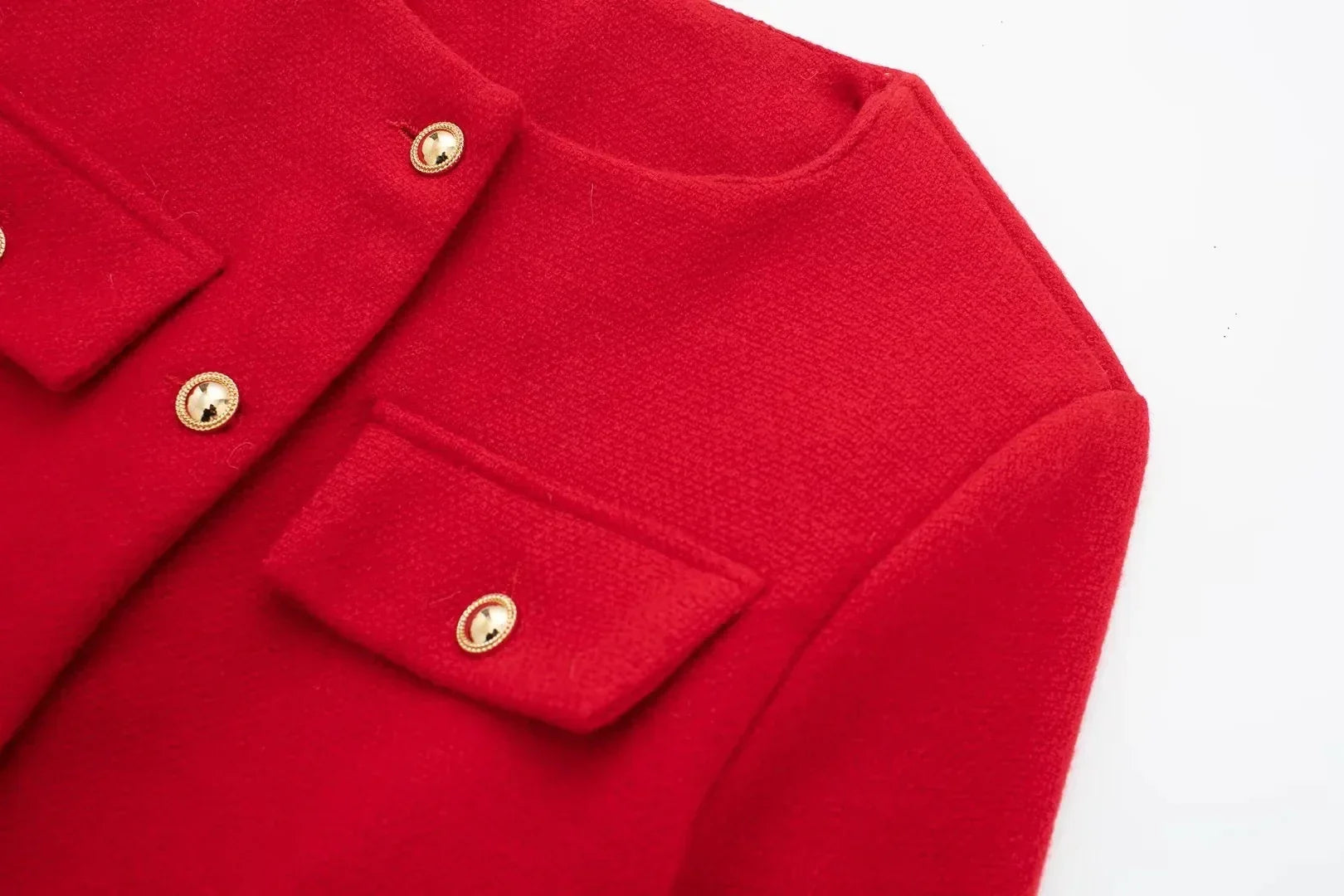 Vintage cropped jacket – timeless elegance for the style-conscious.